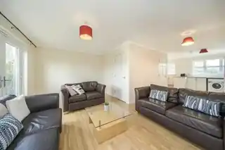 45 Tunnel Avenue, photo 3