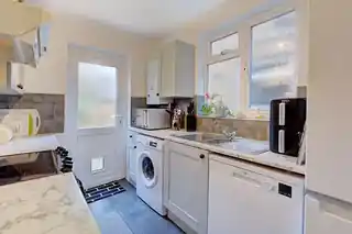 45 Windsor Road, photo 2
