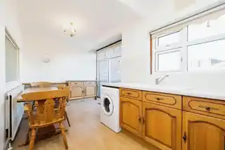 454 Chigwell Road, photo 3