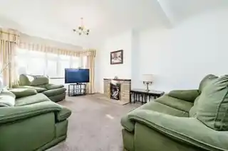 454 Chigwell Road, photo 2