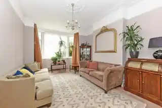 46 Arragon Gardens, photo 2