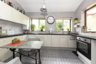 46 Arragon Gardens, photo 4