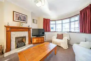 46 Axminster Crescent, photo 2