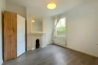 46 Aylesbury Road, photo 3