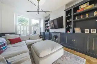 46 Beaumont Avenue, photo 2