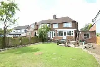 46 Cotswold Way, photo 2