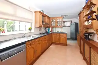 46 Eynsford Crescent, photo 3
