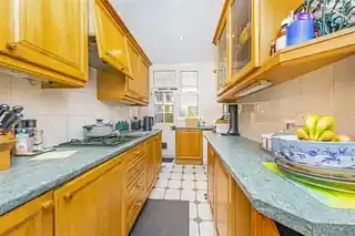 46 Kingston Road, photo 4