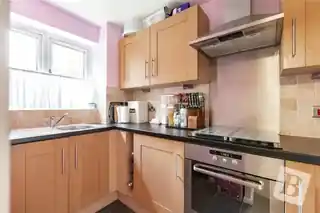 46 Latimer Drive, photo 2