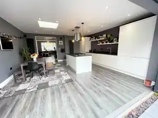 46 Martley Drive, photo 3
