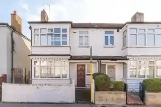 46 Mersham Road, photo 2