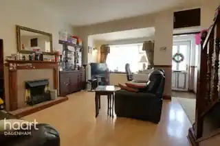 46 Rowdowns Road, photo 2