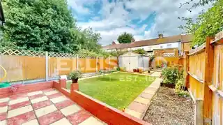 46 Thurlow Gardens, photo 2