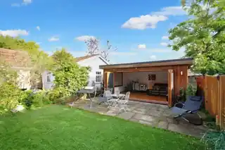 46 Watford Road, photo 3