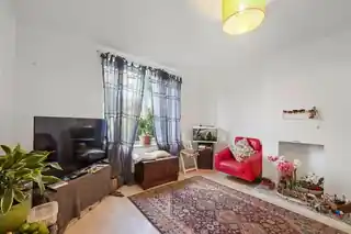 464 Gale Street, photo 3