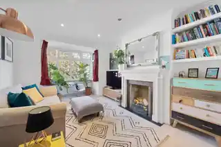 47 Abbott Avenue, photo 2