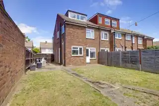 47 Avondale Crescent, photo 3