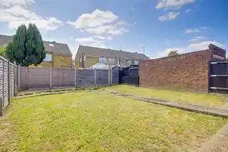 47 Avondale Crescent, photo 2
