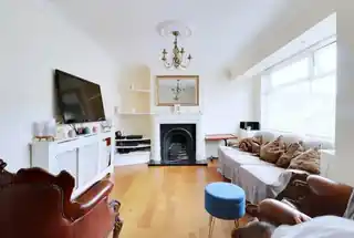 47 Beechwood Gardens, photo 3