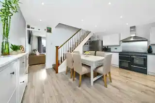 47 Crownfield Road, photo 4