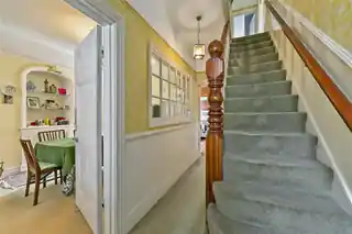 47 Defoe Avenue, photo 4