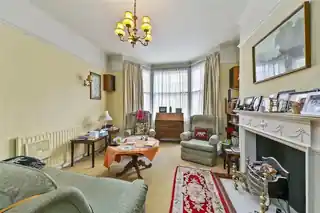 47 Defoe Avenue, photo 2