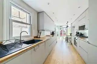 47 Effingham Road, photo 4