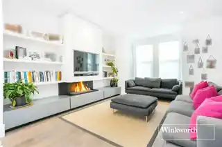 47 Fallow Court Avenue, photo 3