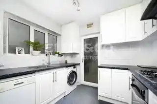 47 Francklyn Gardens, photo 4