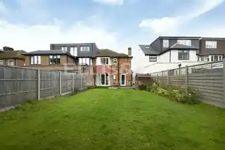 47 Francklyn Gardens, photo 3