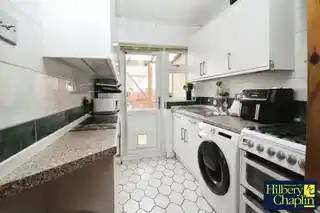 47 Gainsborough Road, photo 3