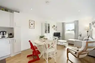 47 Garden Road, photo 2