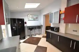 47 Halbutt Street, photo 4
