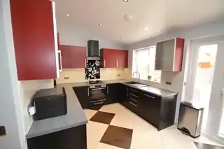 47 Halbutt Street, photo 2