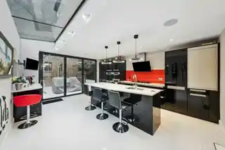 47 Hartismere Road, photo 3