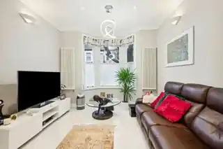 47 Hartismere Road, photo 2