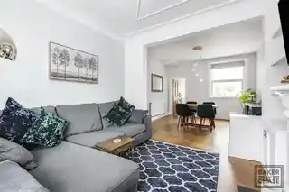 47 Holtwhites Hill, photo 3