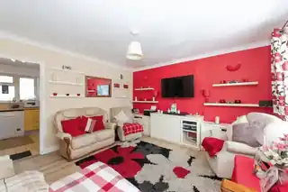 47 Longford Road, photo 2