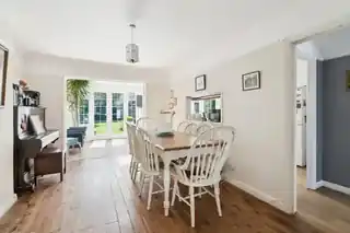 47 Lulworth Drive, photo 4