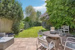 47 Lulworth Drive, photo 2