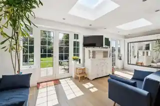 47 Lulworth Drive, photo 3