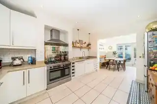 47 Mayhill Road, photo 3