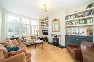 47 Mayhill Road, photo 2