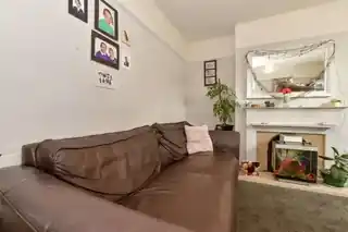 47 Middleton Avenue, photo 3