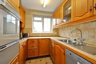 47 Selsdon Close, photo 3