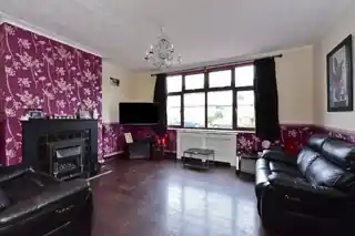 47 Sittingbourne Avenue, photo 3