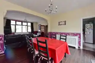 47 Sittingbourne Avenue, photo 4
