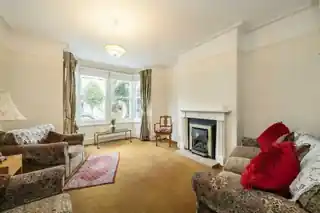 47 Summerlands Avenue, photo 2