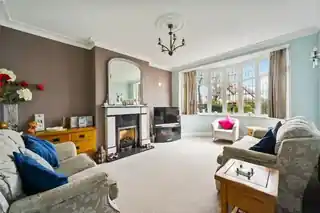 47 The Manor Drive, photo 3