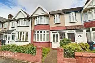 47 Thurlestone Avenue, photo 2